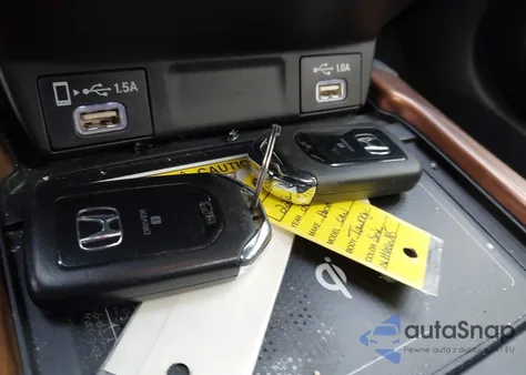 2022 Honda Cr-V Awd Touring z USA, uszkodzony, nr VIN 2HKRW2H93NH616385